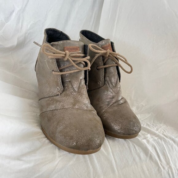 TOMS Metallic Lace Up Desert Booties - Wedge Heel - Size 10 Wide - Picture 9 of 13